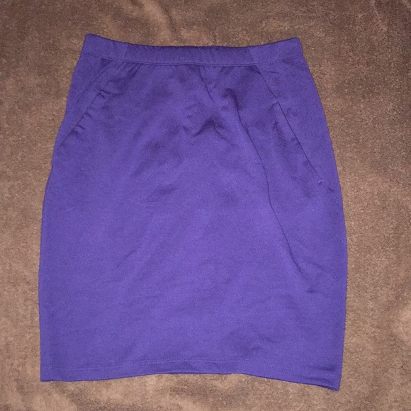 Dresses & Skirts - Purple skirt with pockets